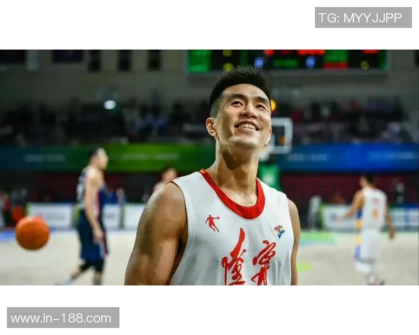 郭艾伦调侃徐昕加班责任引发队内欢笑气氛愈加融洽